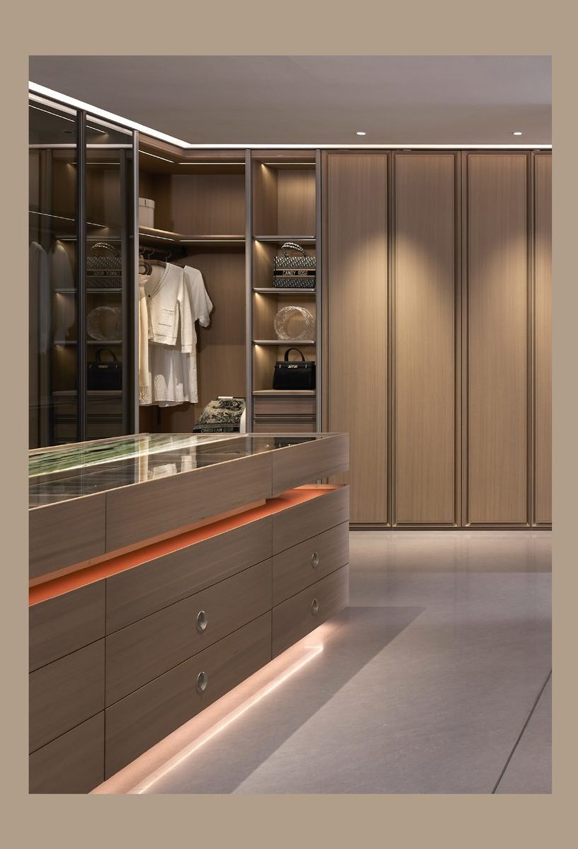 Dressing detail